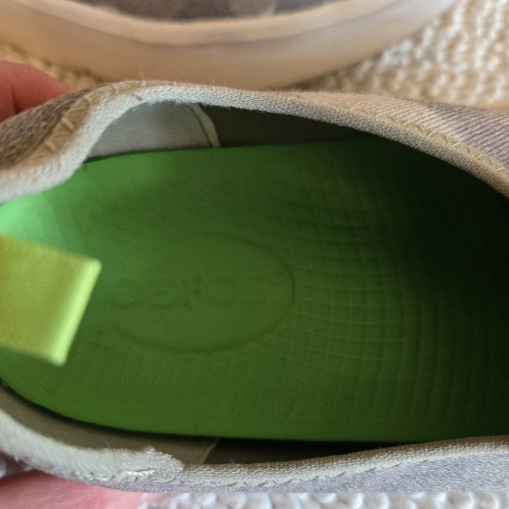 Oofos Womens Canvas Slip On Sneakers Sz 10 - Picture 6 of 11